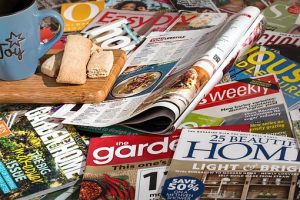 Bild mit verschiedenen Zeitschriften